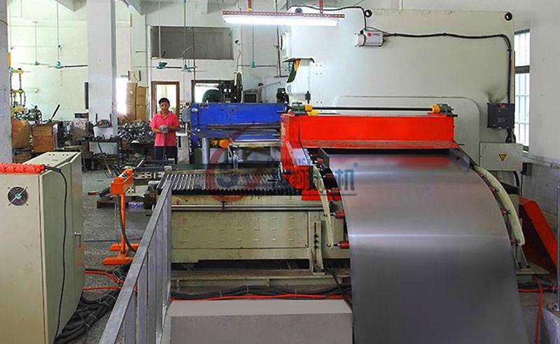  供應(yīng)產(chǎn)品 沈陽(yáng)世翔機(jī)械銷(xiāo)售 專(zhuān)業(yè)定做沖床偏擺送料機(jī)