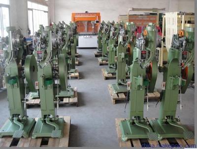 【供應鴻達HD-LH2008周轉箱鉚釘機】價格,廠家,圖片,鉚接機,東莞超聲波機械-